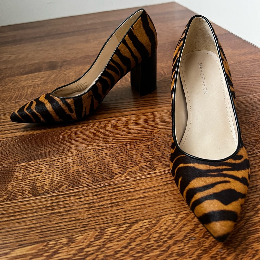 MARC FISHER Claire‎ Pumps Tiger Calf Hair Block Heels Leather Mobwife Animal 6